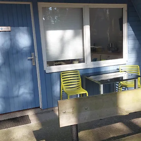 Gluecklich Am - Ruhe Im Kiefernwald Mit Terrasse & Hund Willkommen بيت للعطل *