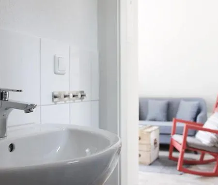 Gluecklich Am - Ruhe Im Kiefernwald Mit Terrasse & Hund Willkommen تراسينهيد